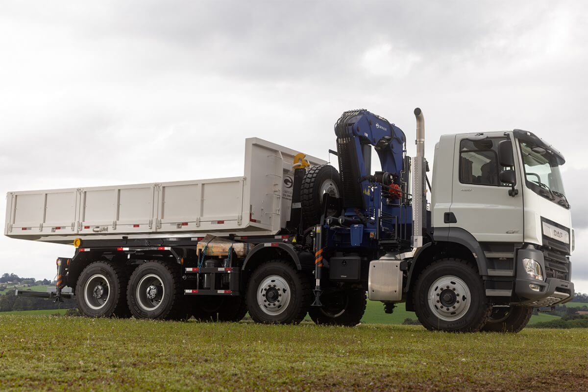 DAF Camiones desarrolla el CF Minería 8×4 2 en 1: ¿qué ofrece diferente? 4 DAF CF Mineracao Suriname perfil