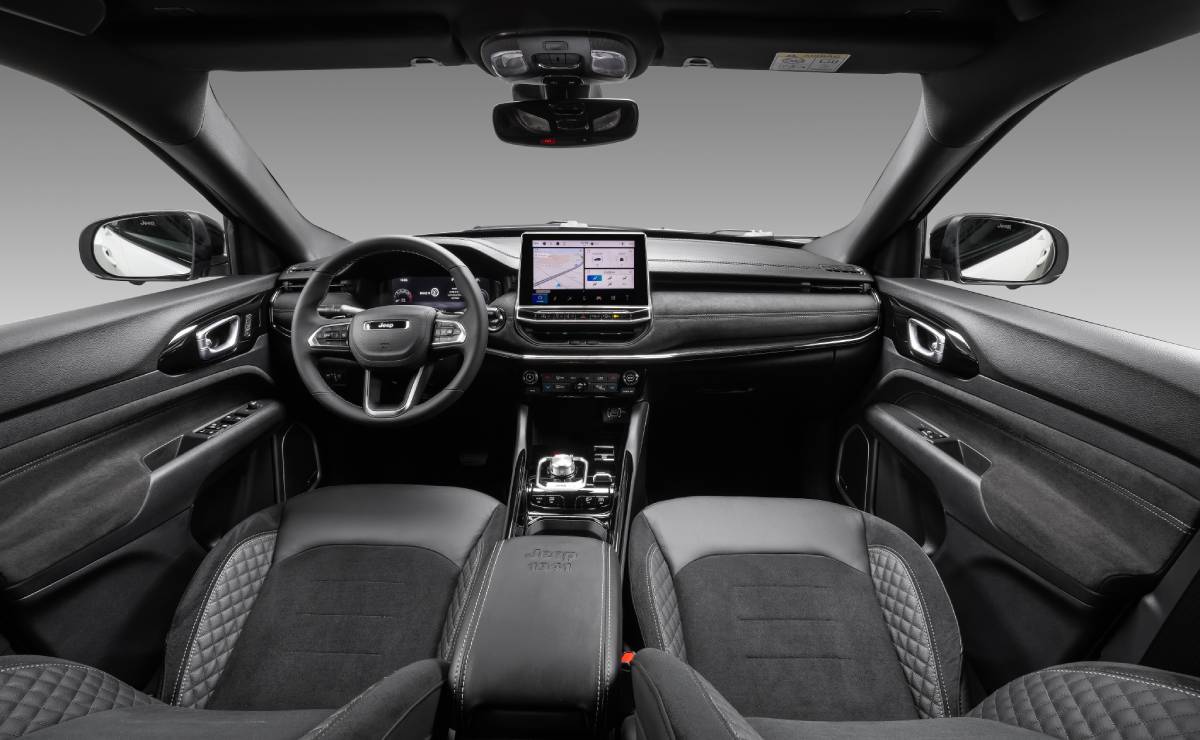 Jeep Commander Blackhack 2026 interior