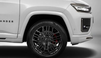 Jeep Commander Blackhawk 2026 llanta