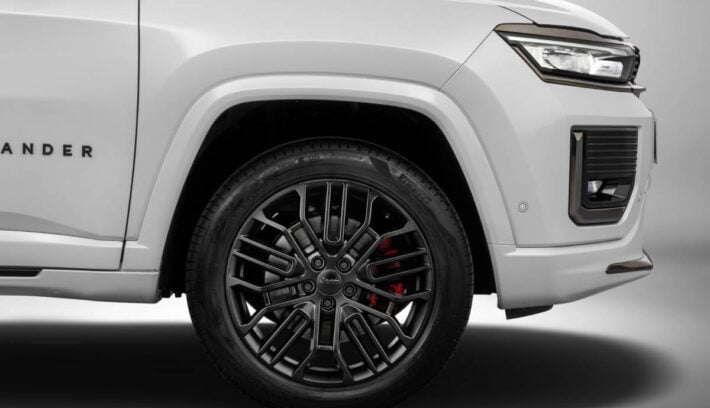 Jeep Commander Blackhawk 2026 llanta