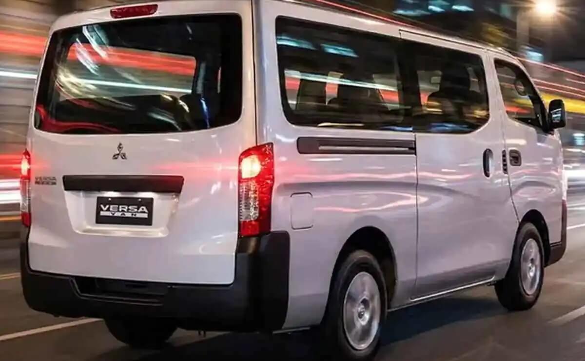 Mitsubishi Versa Van perfil