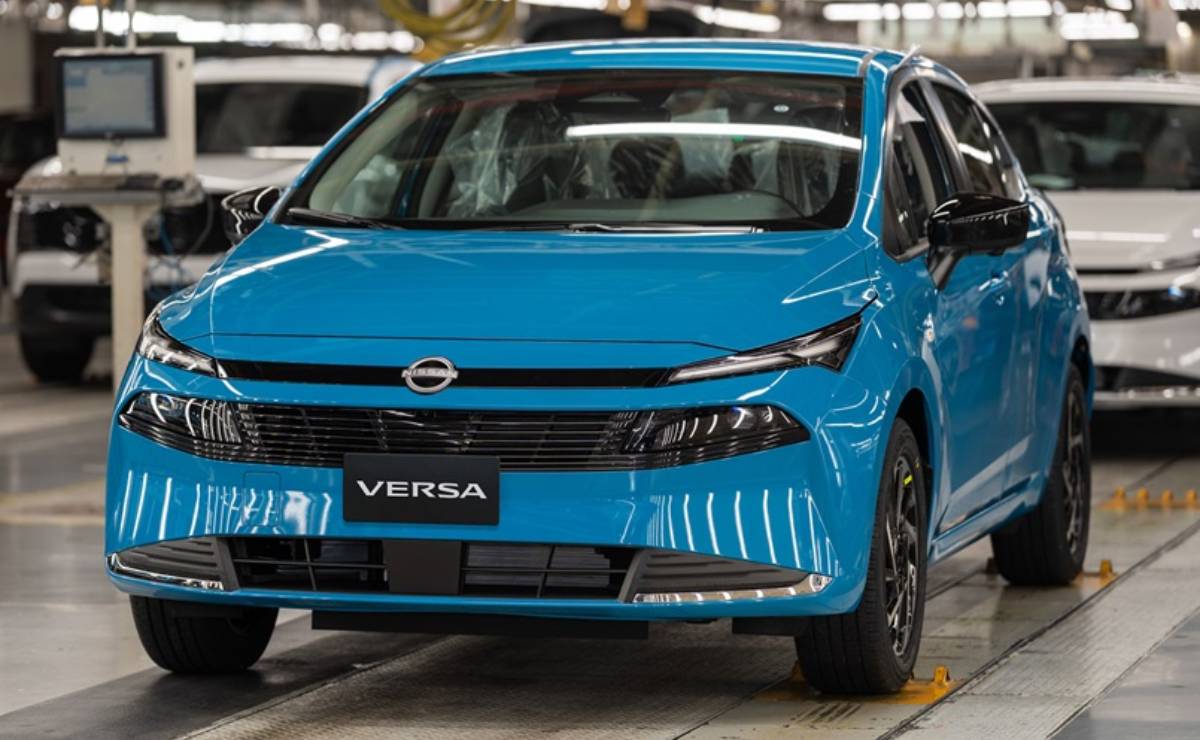 Nuevo Nissan Versa frente