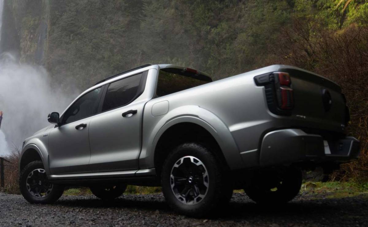 402 CV y 750 Nm: la nueva pick up china que se destaca por su potencia y busca superar a Hilux, Ranger y Amarok 1 Pick up GWM Poer 500 trasera