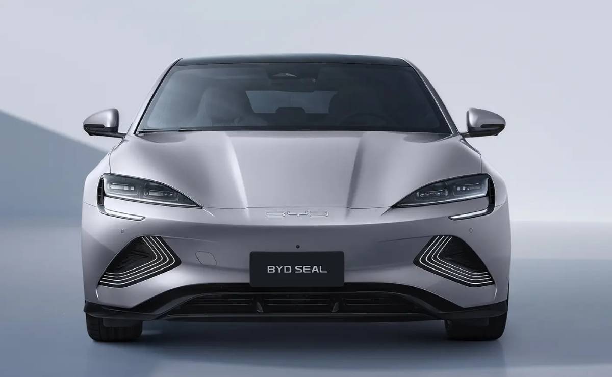 BYD actualiza su sedán con más de 530 CV y podría llegar a este importante mercado: ¿qué cambios tiene? 7 Sedan BYD Seal 2026 trompa