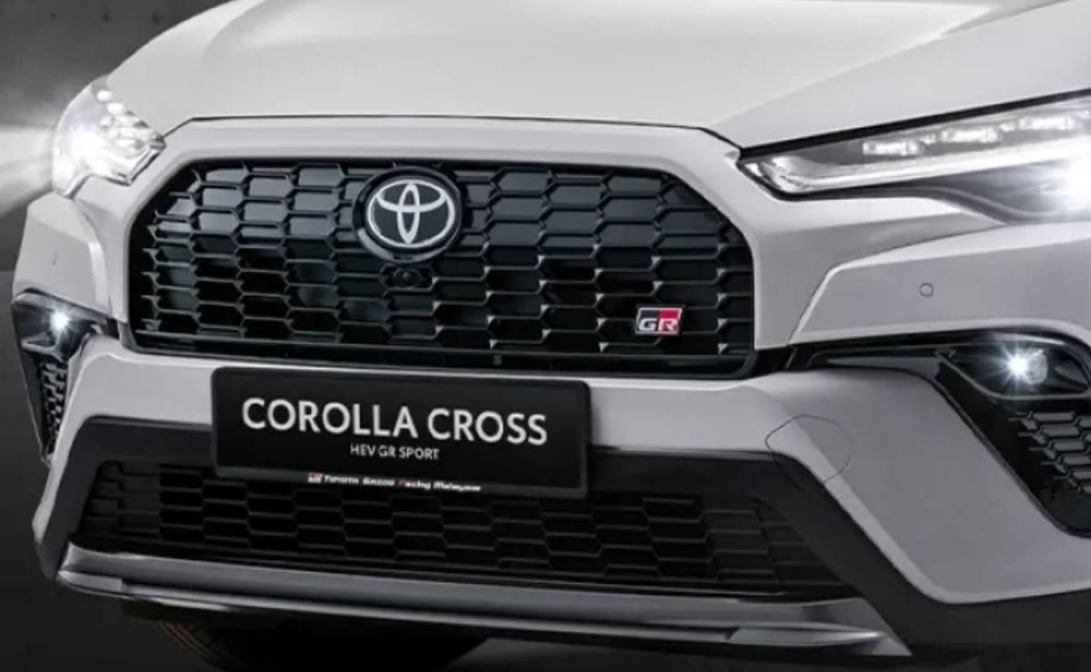Toyota Corolla Cross GR Sport 2026 teaser