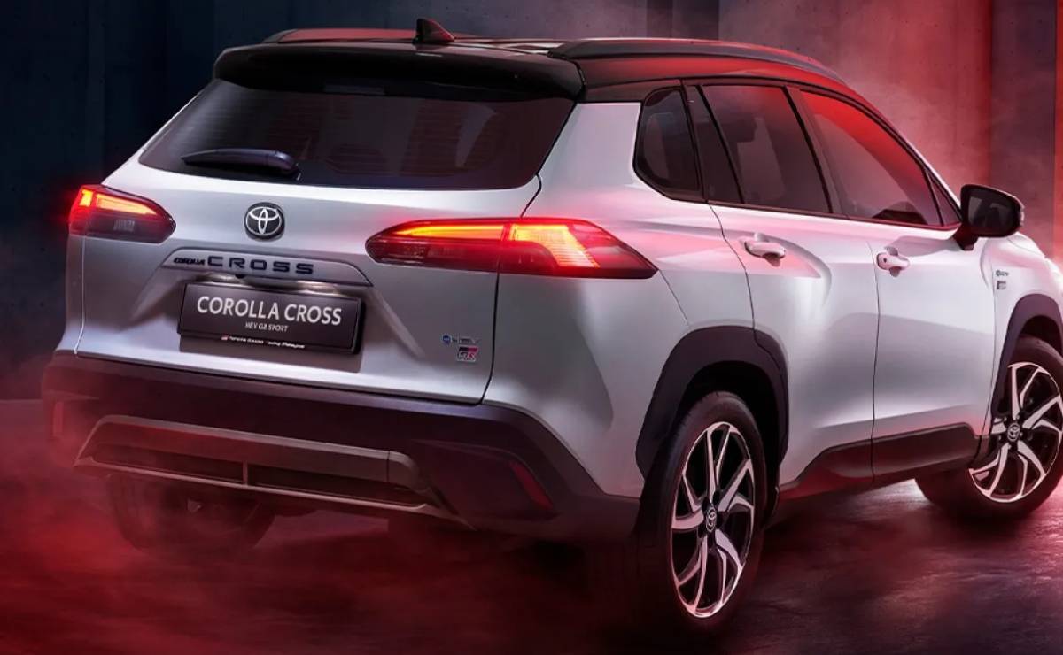 Toyota Corolla Cross GR Sport 2026 trasera