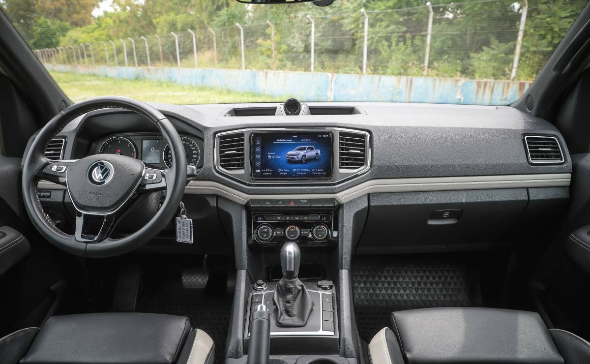 Volkswagen Amarok V6 interior