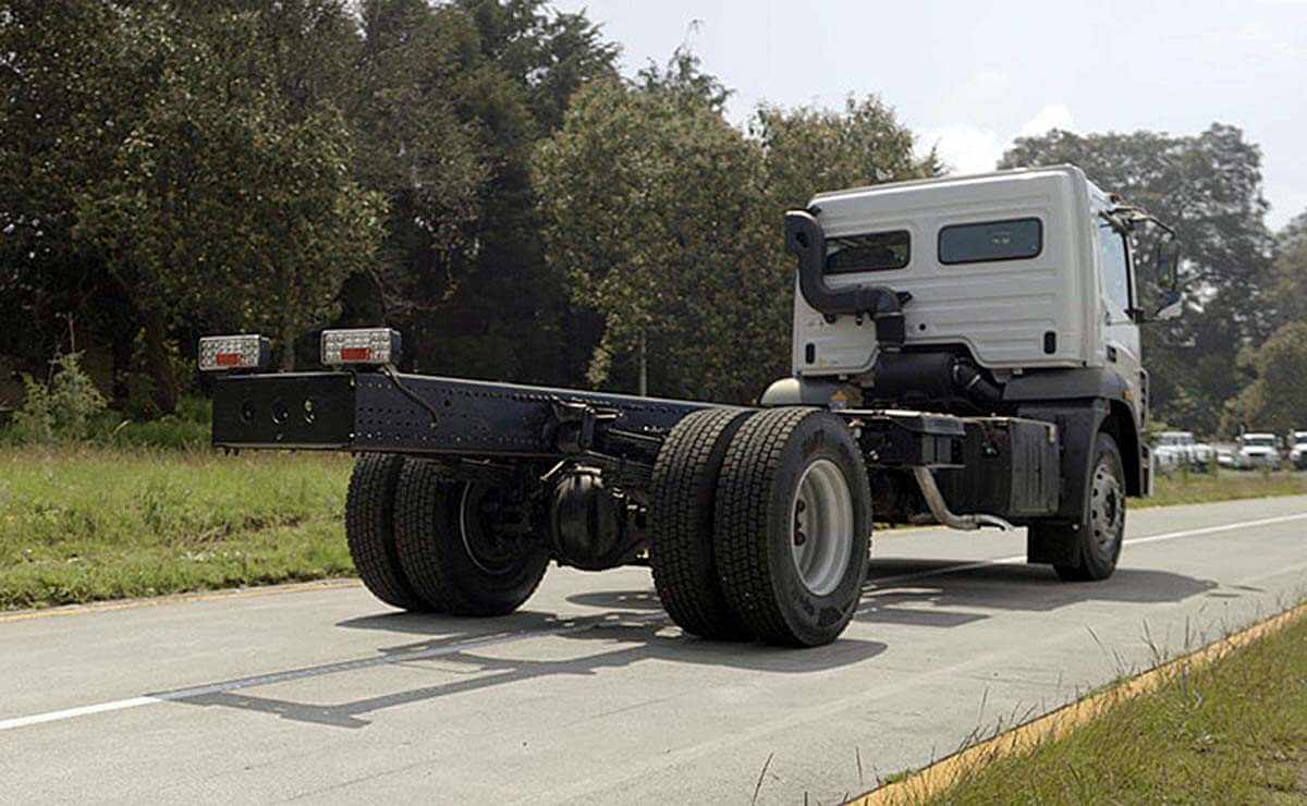 Daimler Truck presentó estas dos nuevas versiones de un camión: ¿qué tienen de distinto? 3 Freightliner FL 360 de Daimler Truck