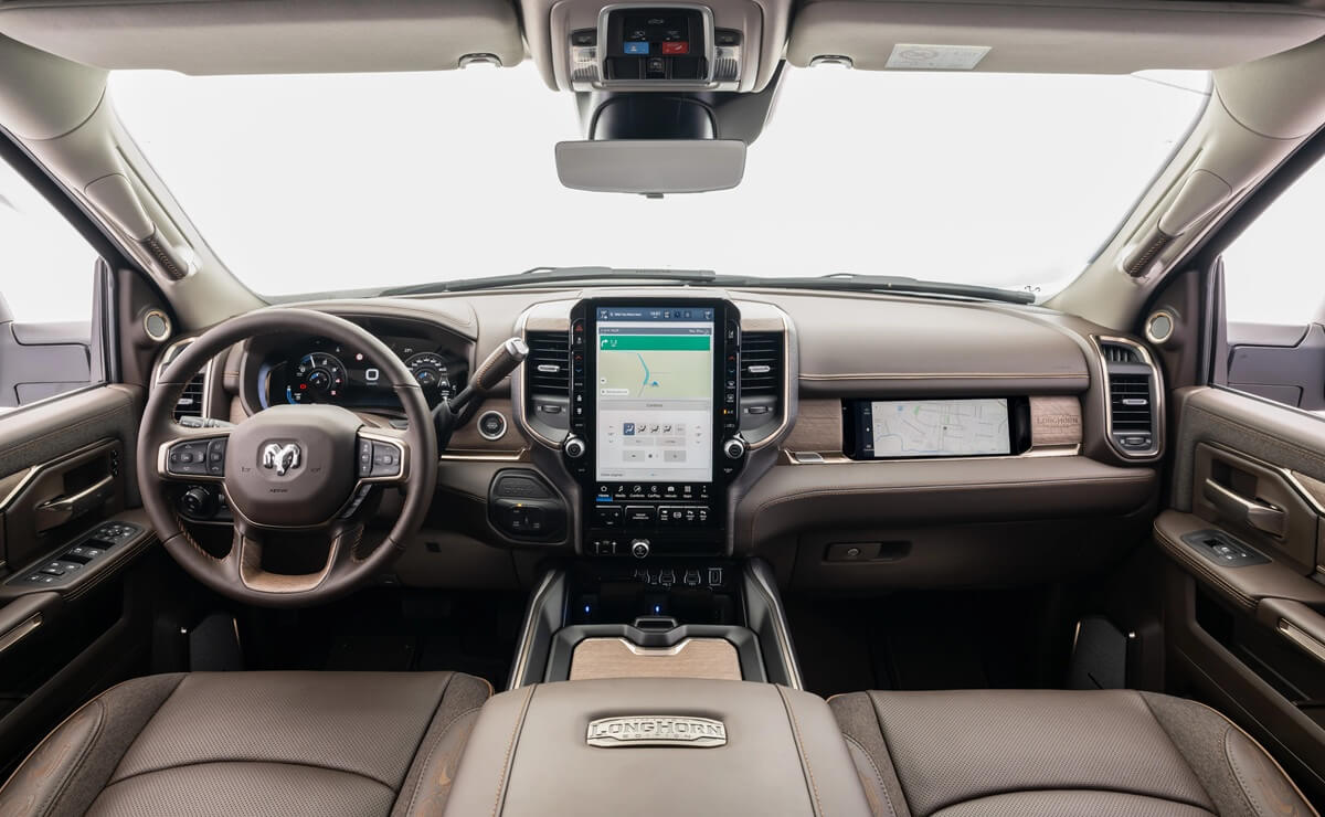 RAM no para de crecer: así son las nuevas 2500 y 3500, su pick ups superiores 4 Interior RAM 3500