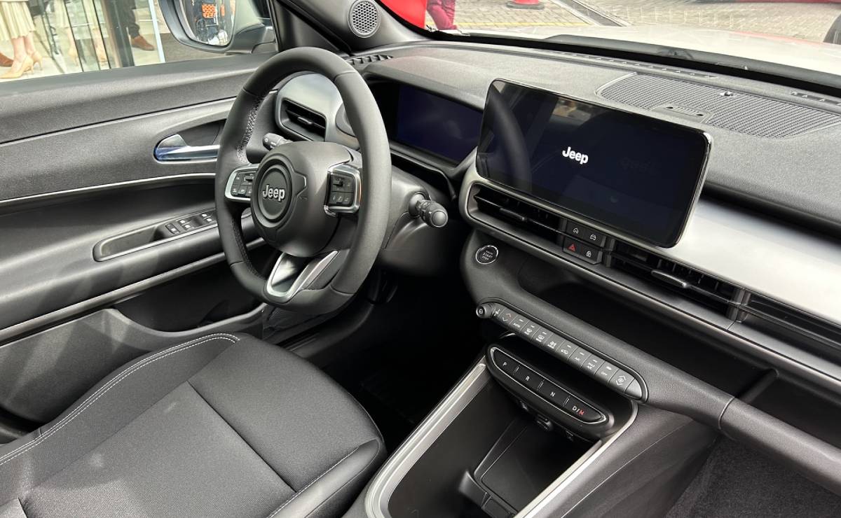 Jeep Avenger interior 1