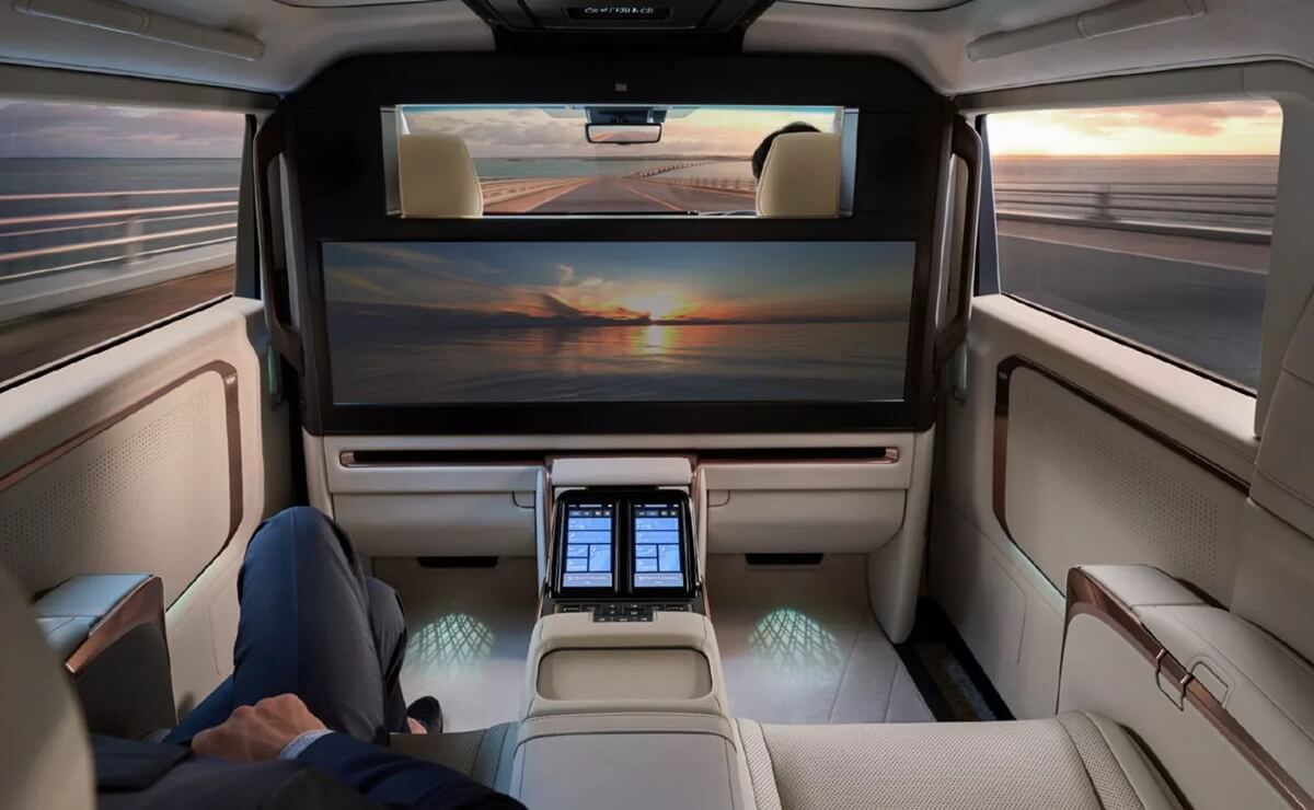 Lexus LM500h 2026 interior