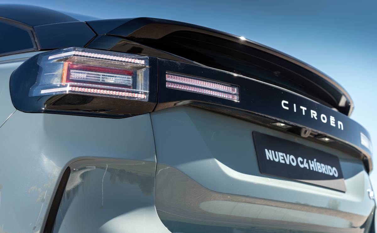 El Nuevo Citroën C4 Regresa con Diseño Renovado y Motorización Híbrida Ligera