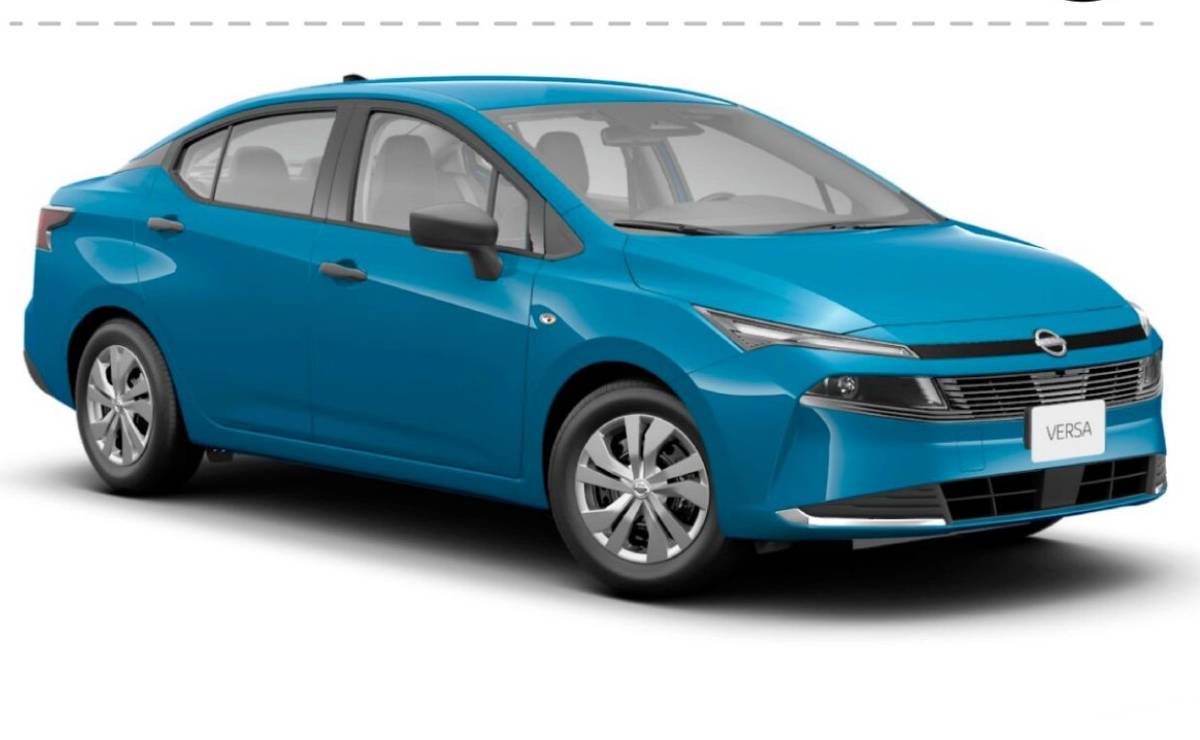 Nuevo Nissan Versa version mas barata frente