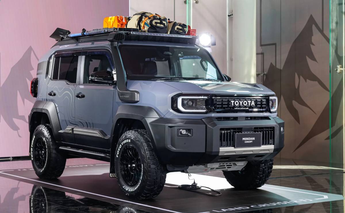 Así es el nuevo 4x4 compacto de Toyota con chasis, motor naftero y precio de Hilux 3 Nuevo Toyota Land Cruiser FJ Meridian frente