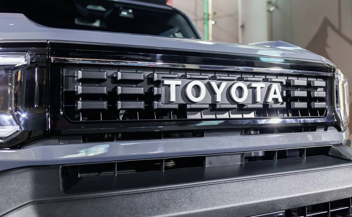 Así es el nuevo 4x4 compacto de Toyota con chasis, motor naftero y precio de Hilux 1 Nuevo Toyota Land Cruiser FJ Meridian teaser