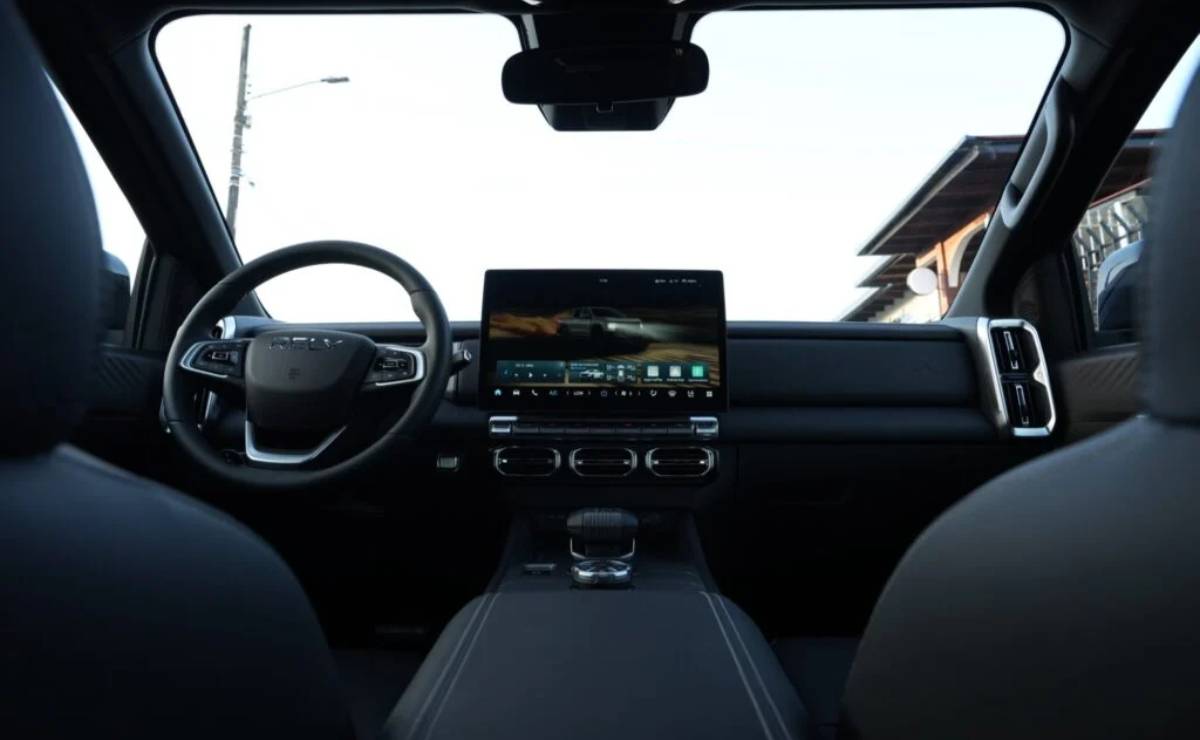 Pick up Rely R08 interior