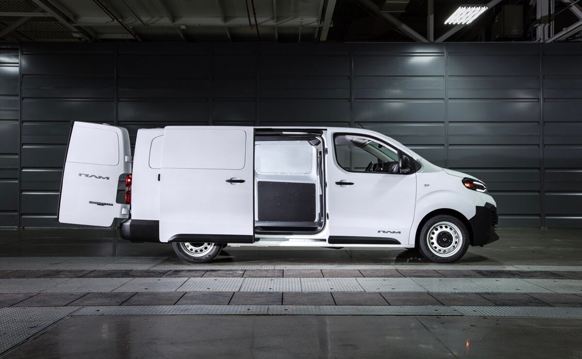 Menos de 40000 dólares: RAM lanza una renovada furgoneta 3 RAM ProMaster City perfil y carga