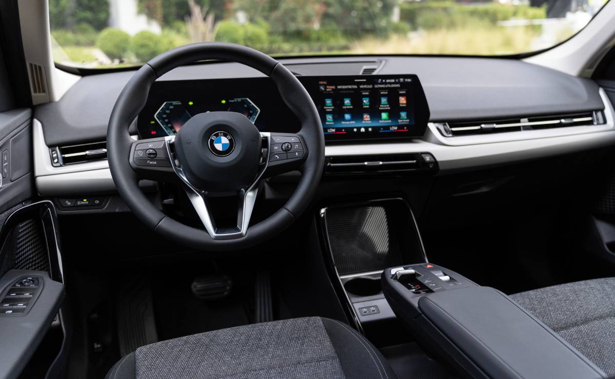 SUV BMW X1 lanzamiento interior 1