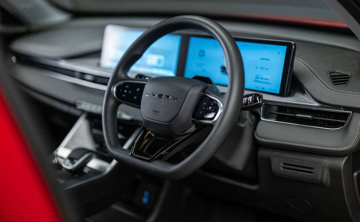 Más de 200 CV, barato y con un buen equipamiento: el SUV que busca liderar el segmento 5 SUV Chery Tiggo 4 CSH interior