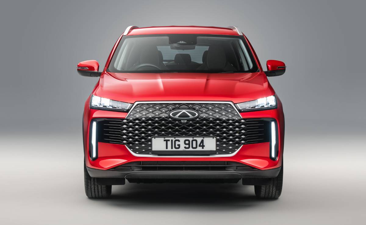 Más de 200 CV, barato y con un buen equipamiento: el SUV que busca liderar el segmento 7 SUV Chery Tiggo 4 CSH trompa