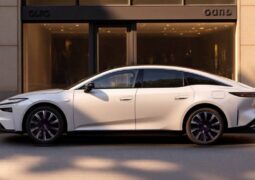 Sedan Toyota BZ7 perfil