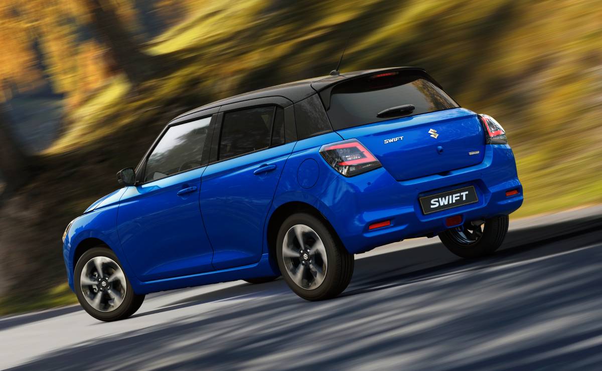 Suzuki Swift Hybrid trasera
