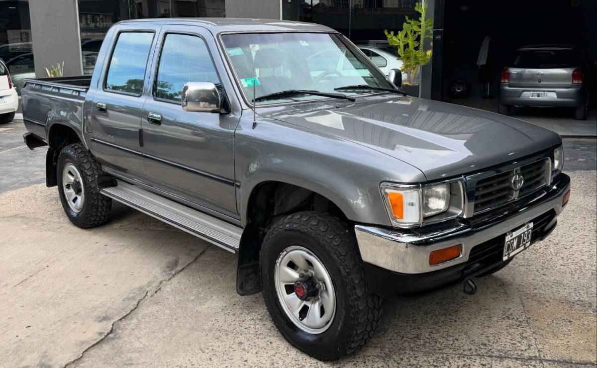 Toyota Hilux 1998 frente 1 1