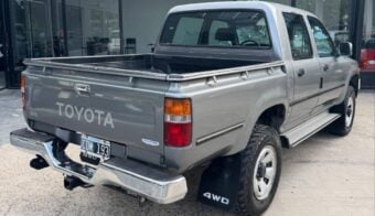 Toyota Hilux 1998 trasera
