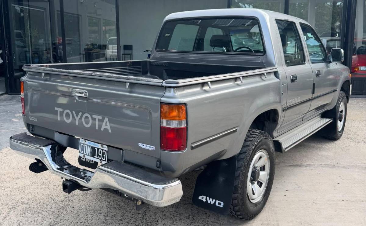 Toyota Hilux 1998 trasera