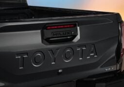Toyota Hilux BEV caja