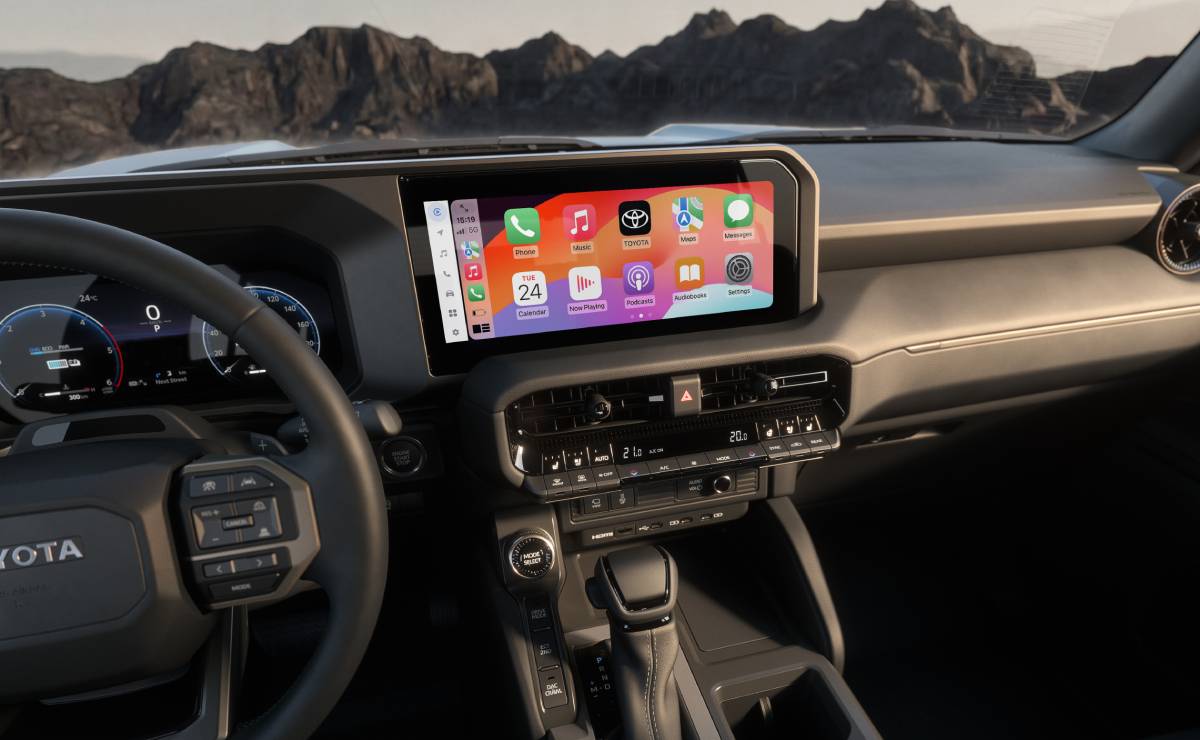 Toyota suma nuevas versiones a su SUV 4x4 más icónico: en qué se destacan estos modelos 7 Toyota Land Cruiser 250 interior