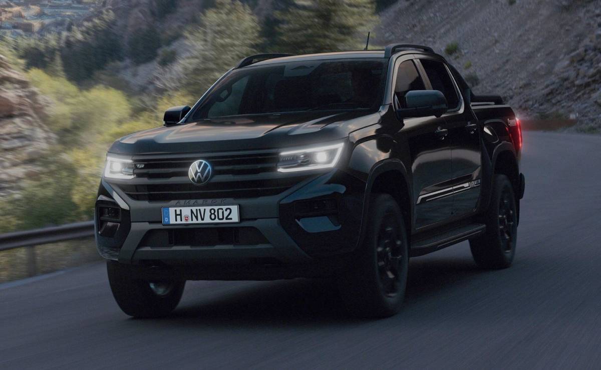 Volkswagen Amarok Dark Label V6 accion