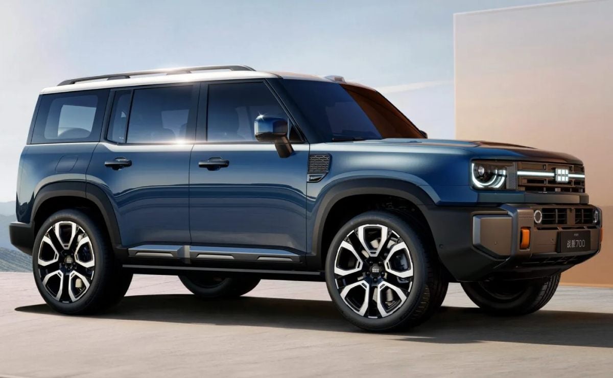 Tres motores, más de 1380 CV y tracción 4x4: el SUV que buscará romper el mercado 7 Geely Zhanjian 700
