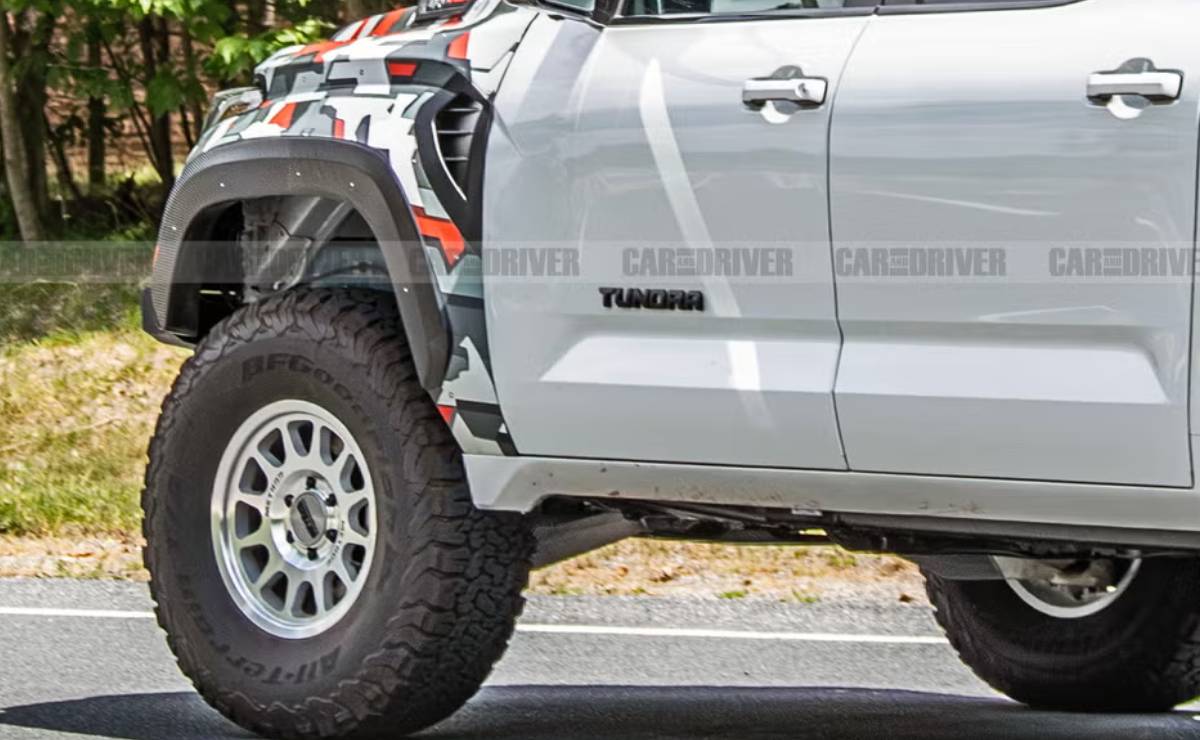Toyota va por la pick up más importante de Ford: ya prueba su modelo más extremo 6 toyota tundra tdr hammer 2