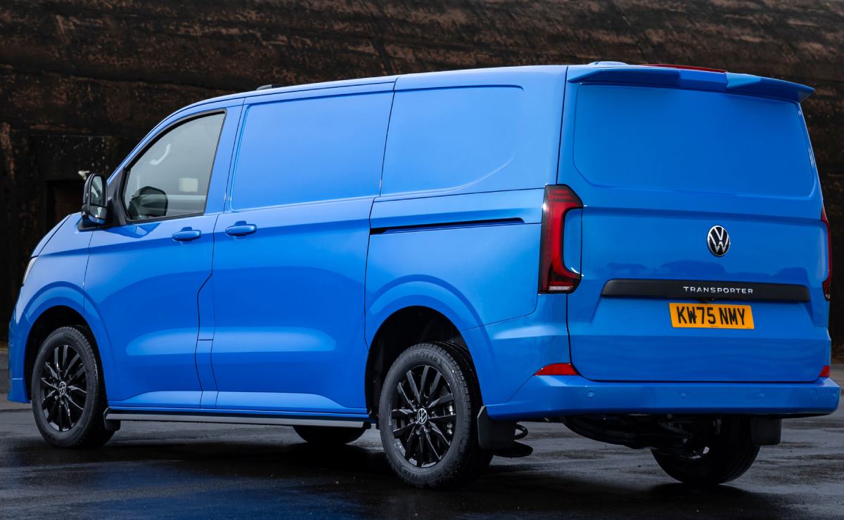 Volkswagen suma un nuevo utilitario a su línea de vehículos comerciales: ¿cuánto cuesta y dónde se ofrece? 6 Volkswagen Transporter Commerce Pro S