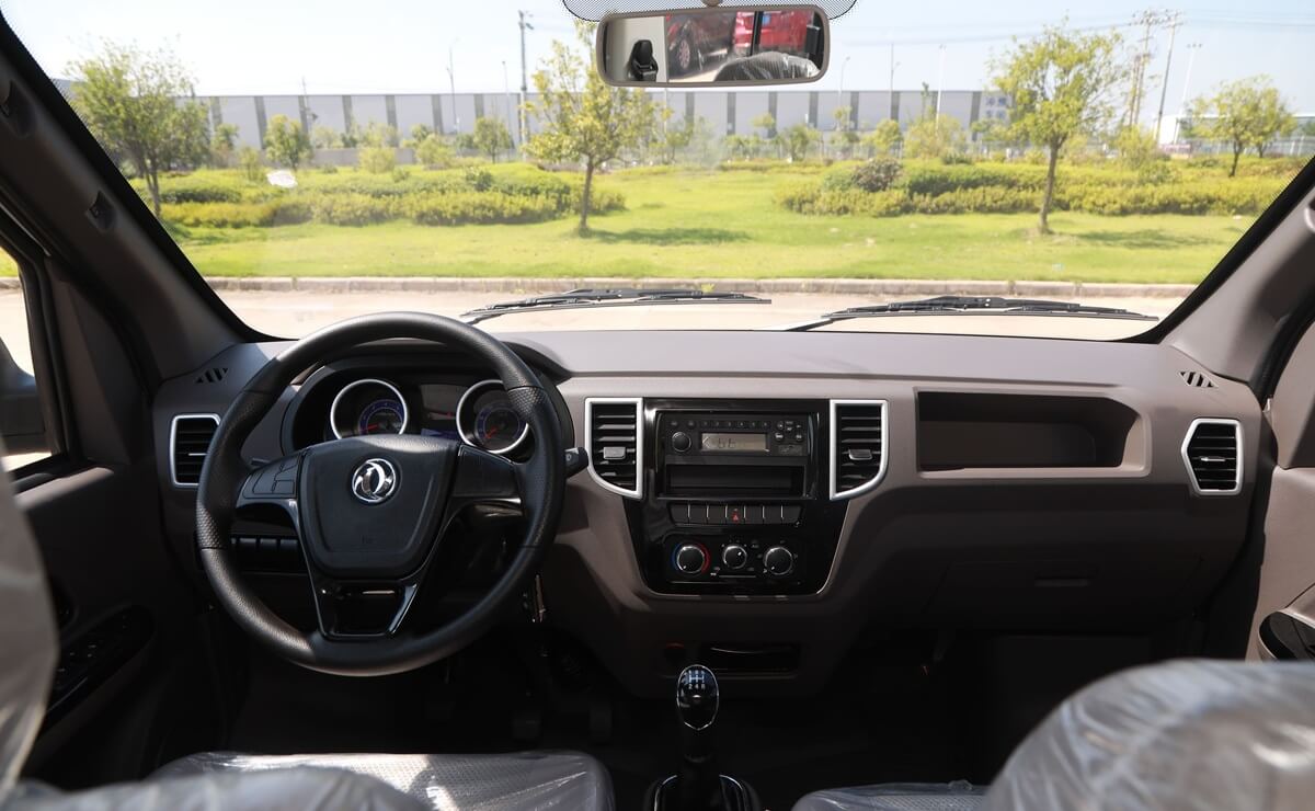 Dongfeng L Cargo interior