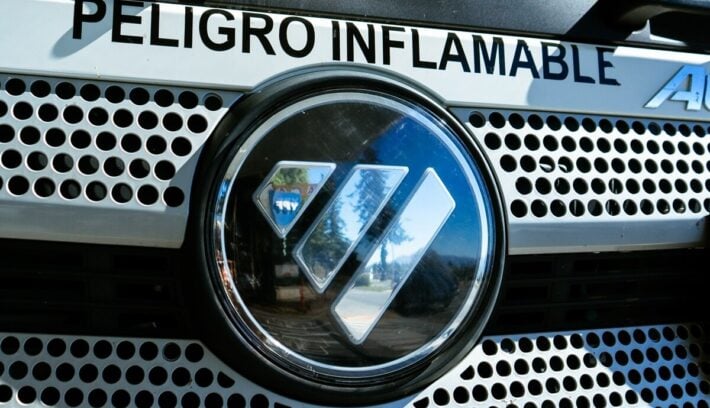 Foton y el Auman R 2443 para cargas peligrosas