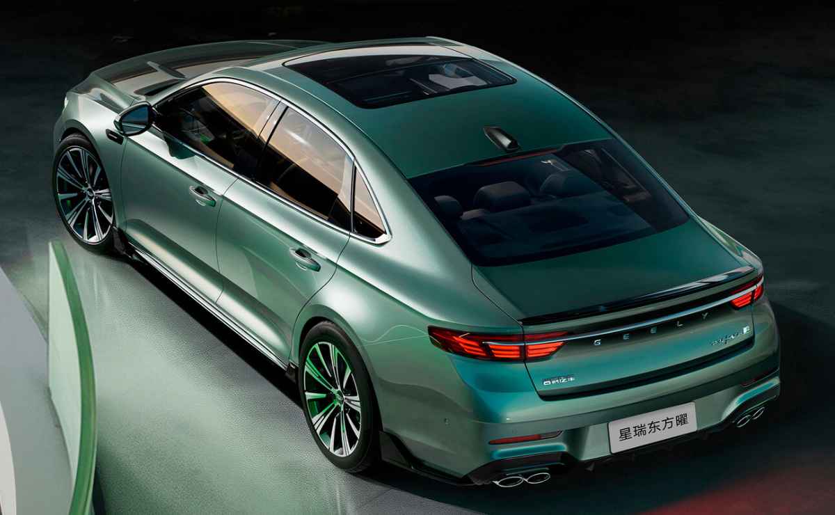 Geely Preface sedán chino híbrido (1)