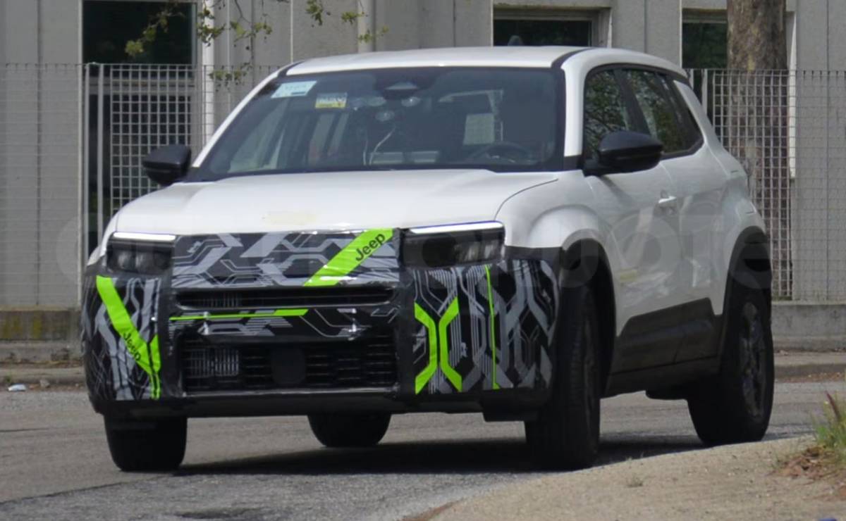 Jeep prueba su SUV más chico rival de Volkswagen Tera: tendrá nuevo diseño y motor turbo 6 Jeep Avenger 2027 trompa