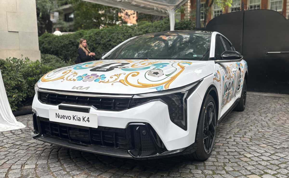 Kia K4