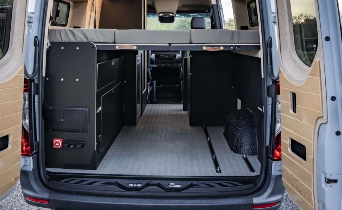 Mercedes Benz Sprinter de Vanspeed y su interior