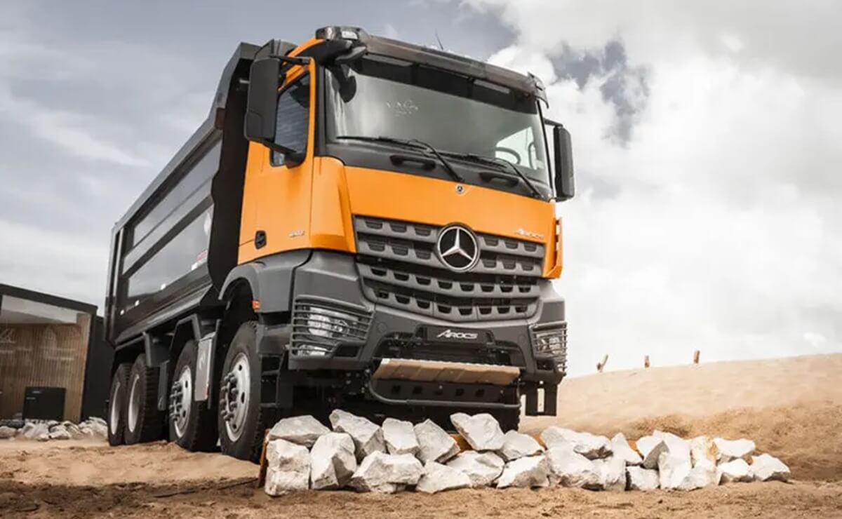 Eléctrico, con capacidades notables y récord de eficiencia: Mercedes lanzó un nuevo camión 4 Mercedes Benz eArocs 8×4 en el pasado