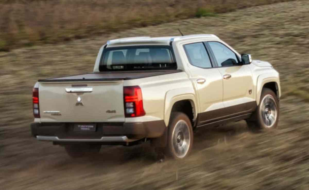 Mitsubishi L200 Terra 2027 2