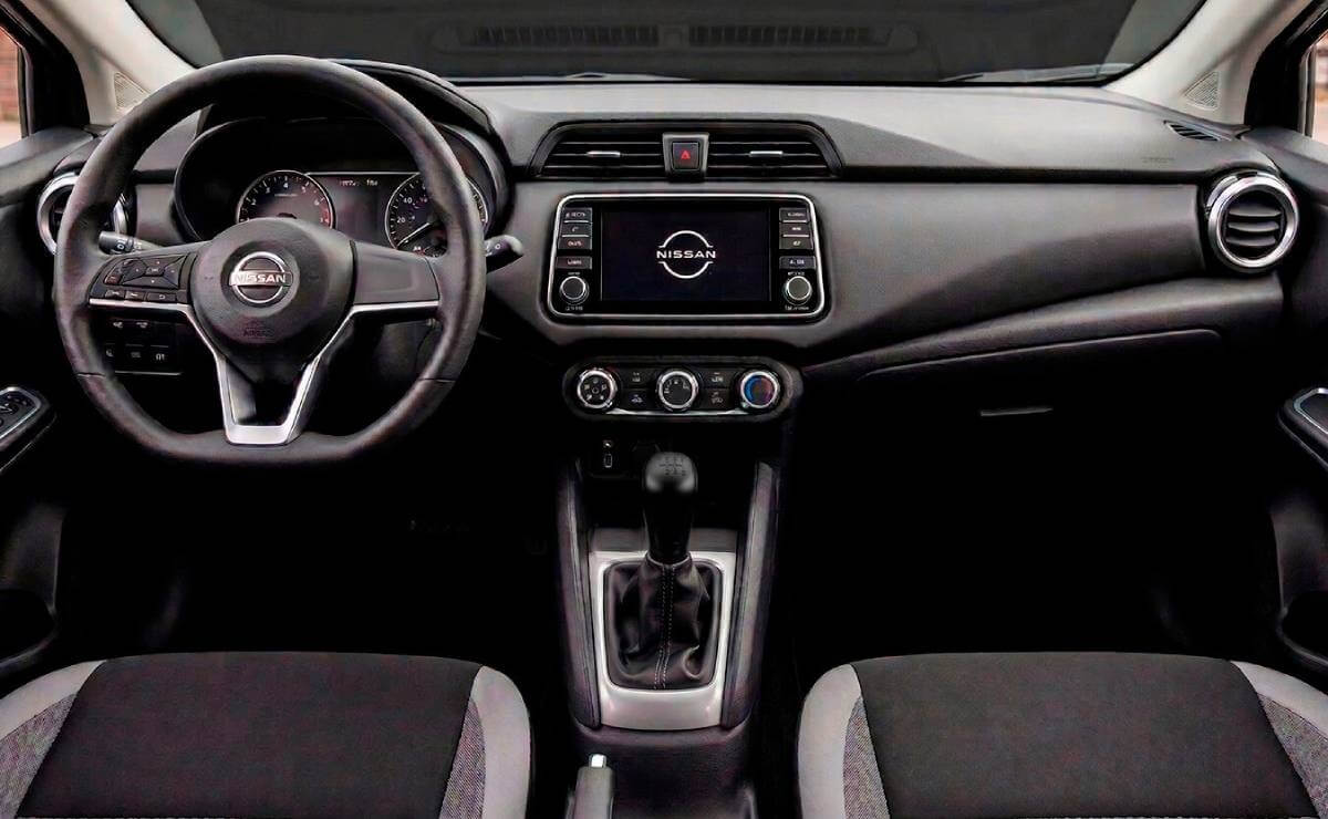 Nissan V Drive 2026 por dentro