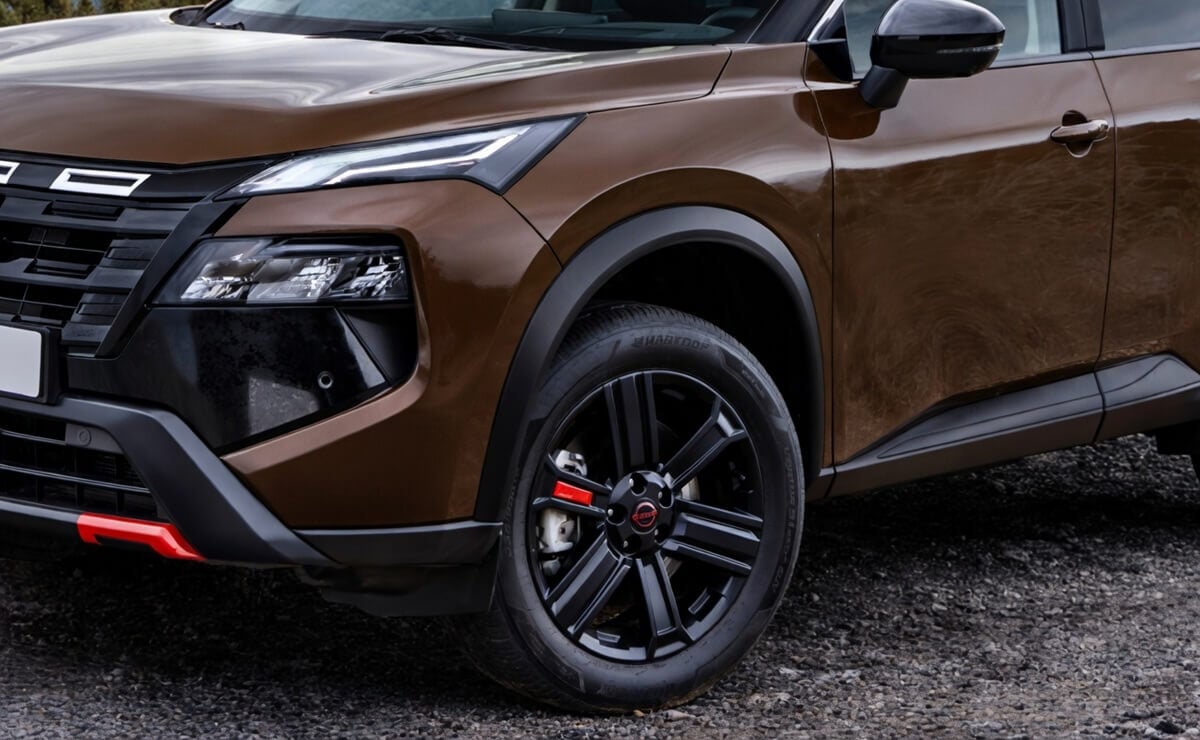 Nissan lanzó una nueva versión de su renovado SUV mediano: tiene 205 CV y es barato 1 Nissan X-Trail 2026 y su nueva versión, N-Trek