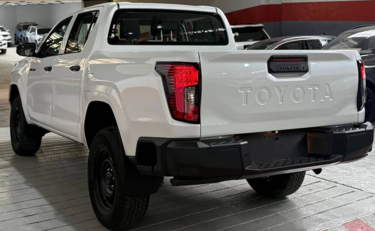 Nueva Toyota Hilux base trasera 1 1