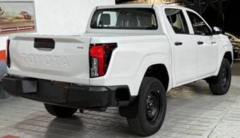 Nueva Toyota Hilux base trasera 1
