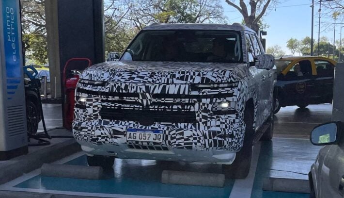 Nueva Volkswagen Amarok camuflada 1