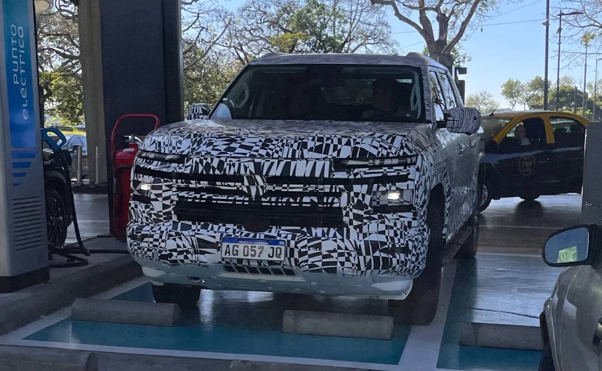Nueva Volkswagen Amarok camuflada 1
