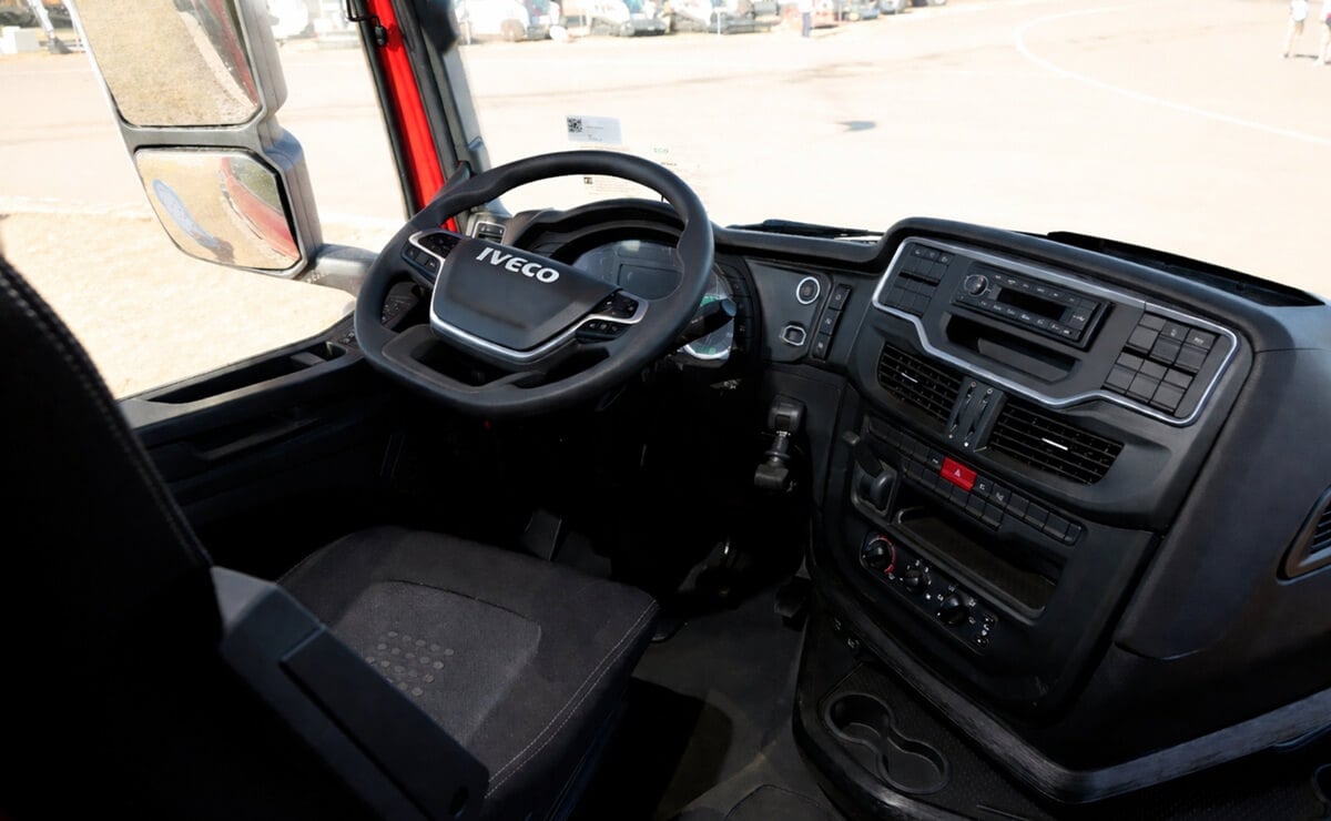 La familia IVECO S-Way crece con la llegada del 450 3 Nuevo Iveco interior